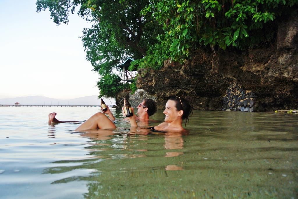Bunaken Divers Sea Breeze Resort Экстерьер фото