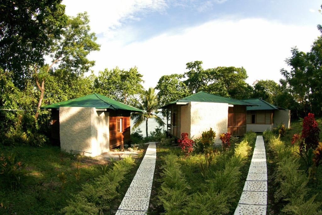 Bunaken Divers Sea Breeze Resort Экстерьер фото