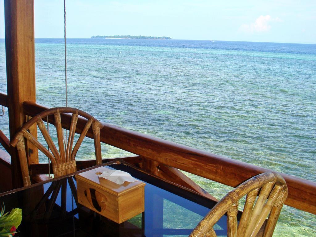 Bunaken Divers Sea Breeze Resort Экстерьер фото