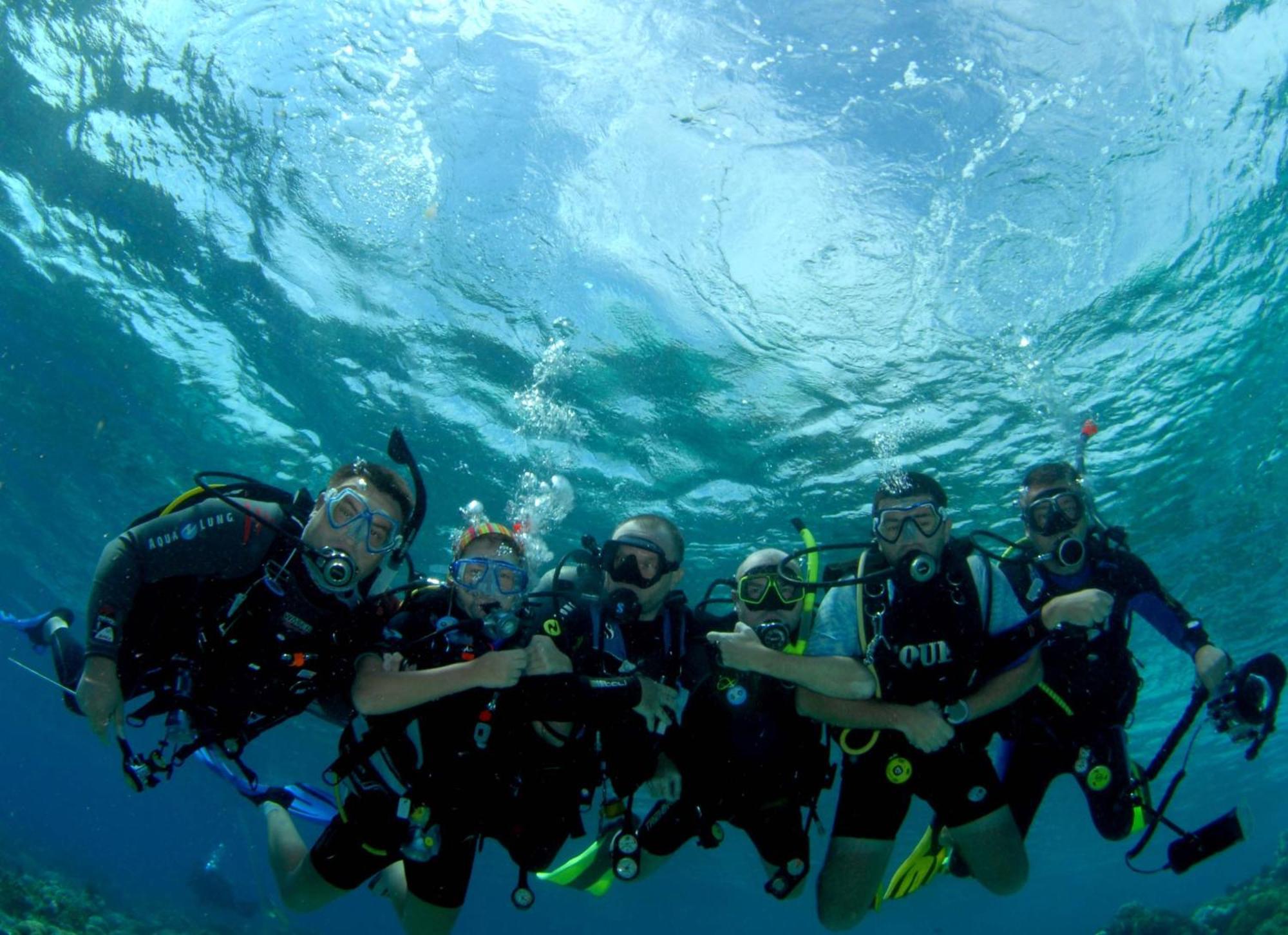 Bunaken Divers Sea Breeze Resort Экстерьер фото