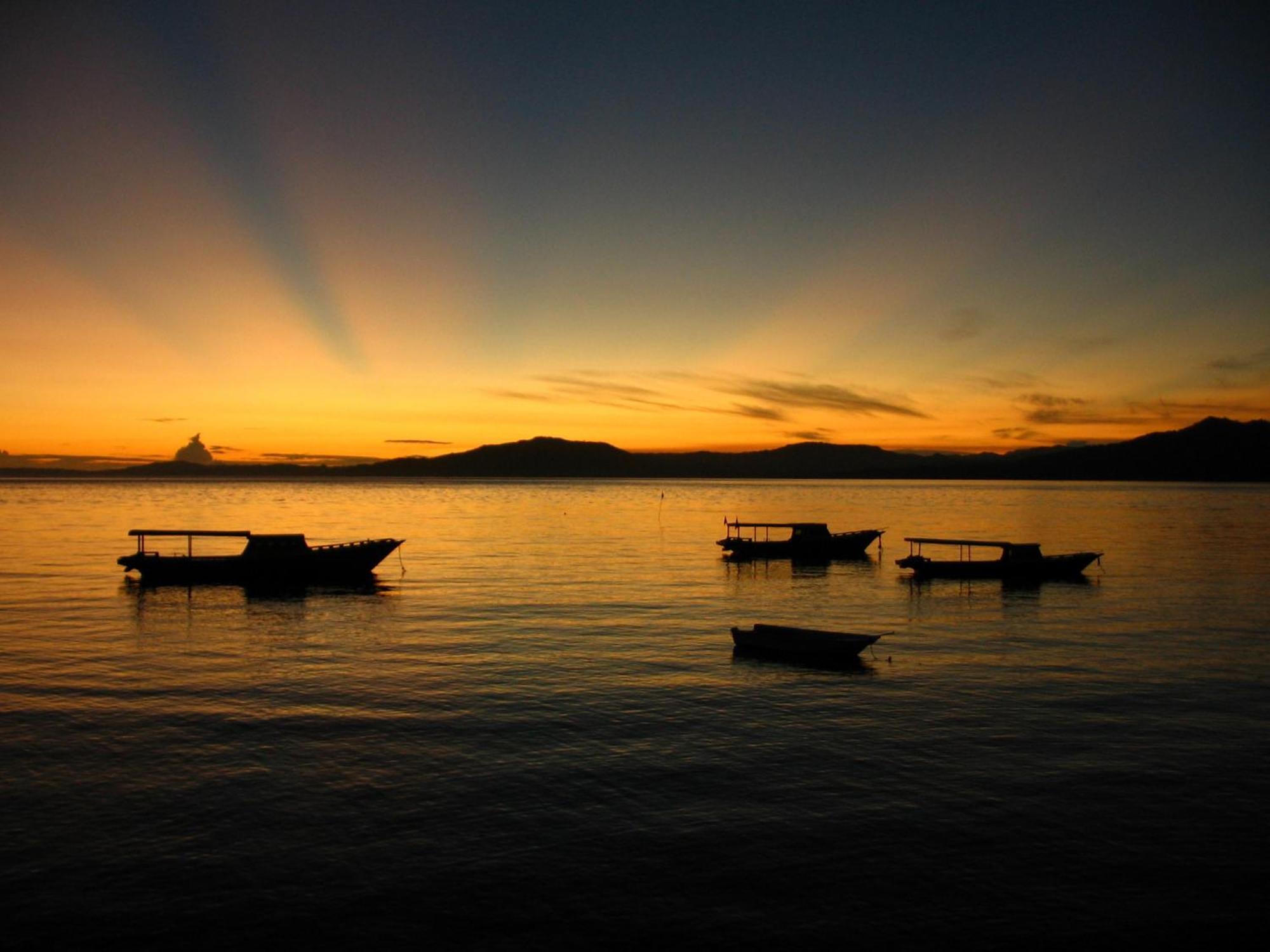 Bunaken Divers Sea Breeze Resort Экстерьер фото