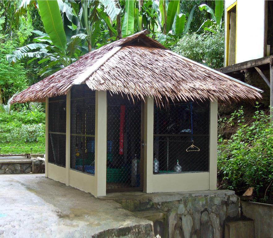 Bunaken Divers Sea Breeze Resort Экстерьер фото