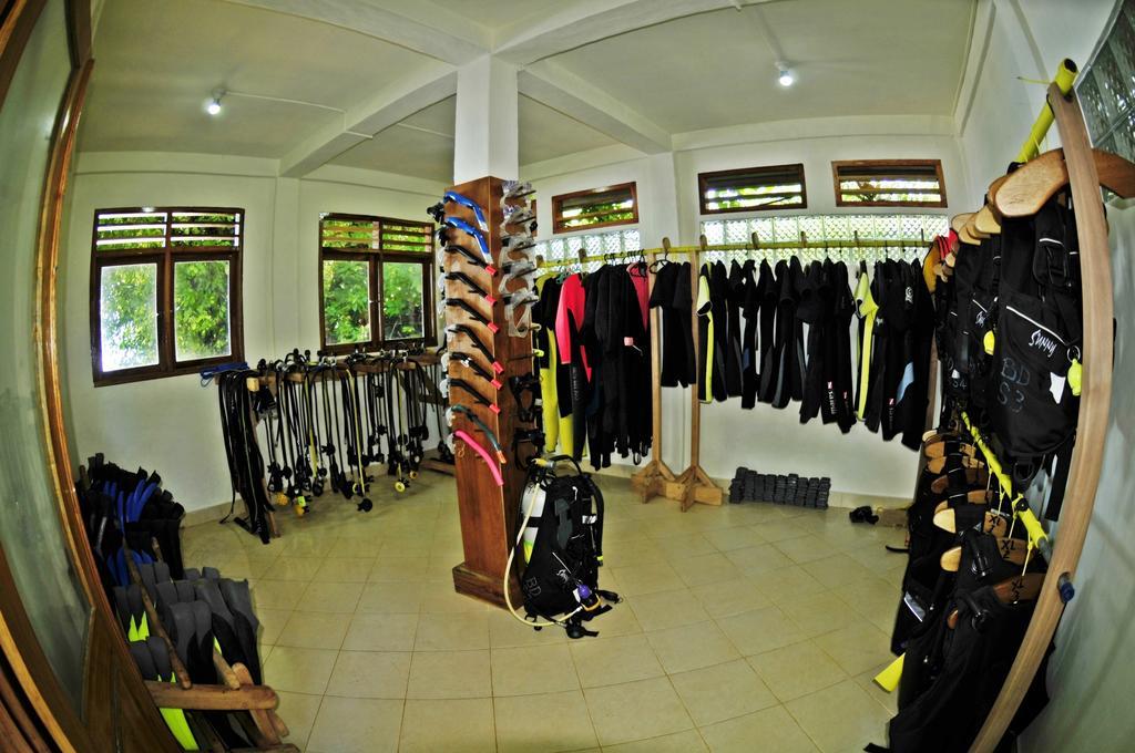 Bunaken Divers Sea Breeze Resort Экстерьер фото