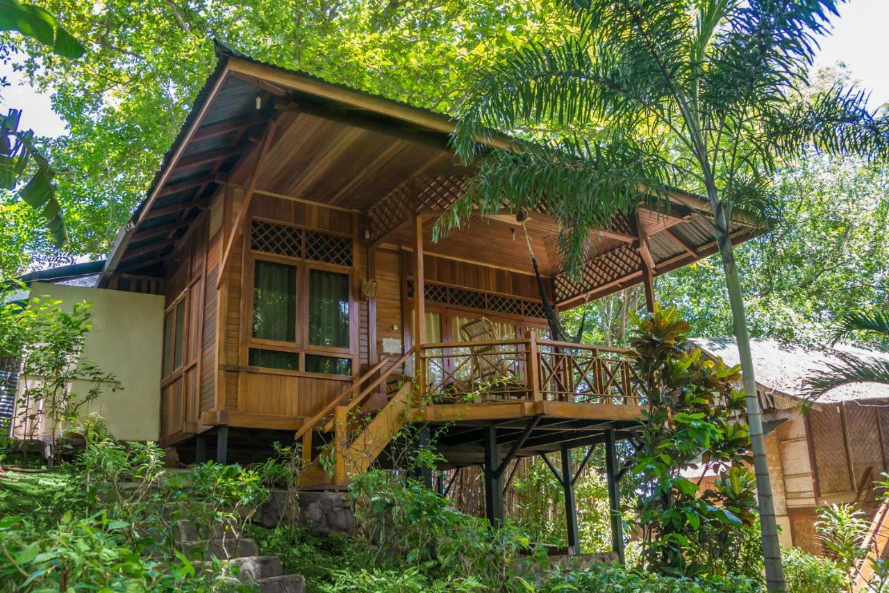 Bunaken Divers Sea Breeze Resort Экстерьер фото