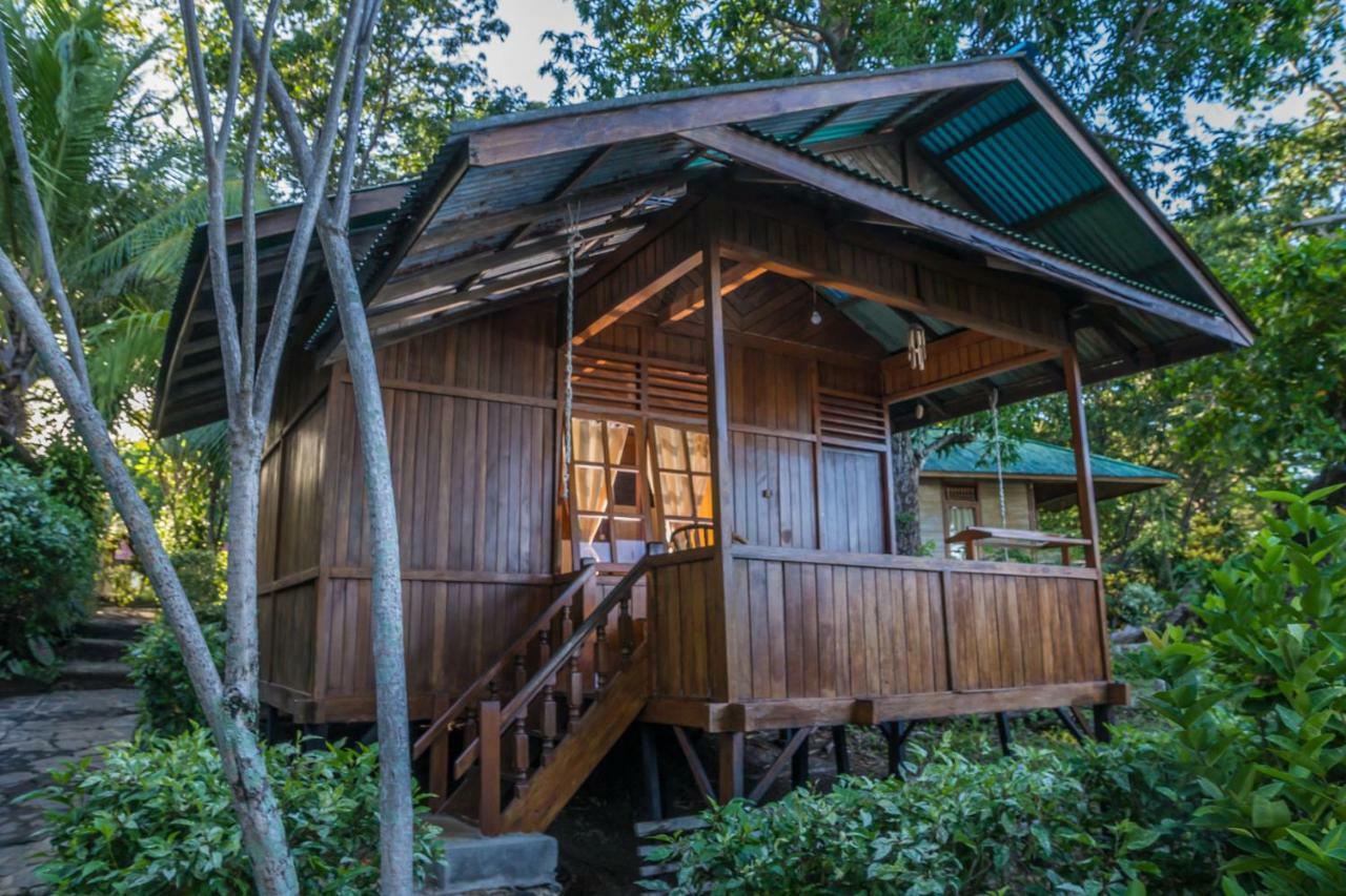 Bunaken Divers Sea Breeze Resort Экстерьер фото