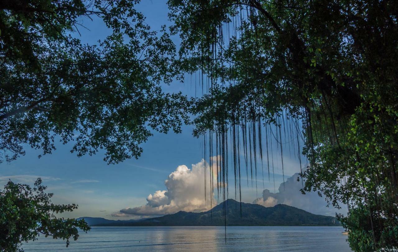 Bunaken Divers Sea Breeze Resort Экстерьер фото