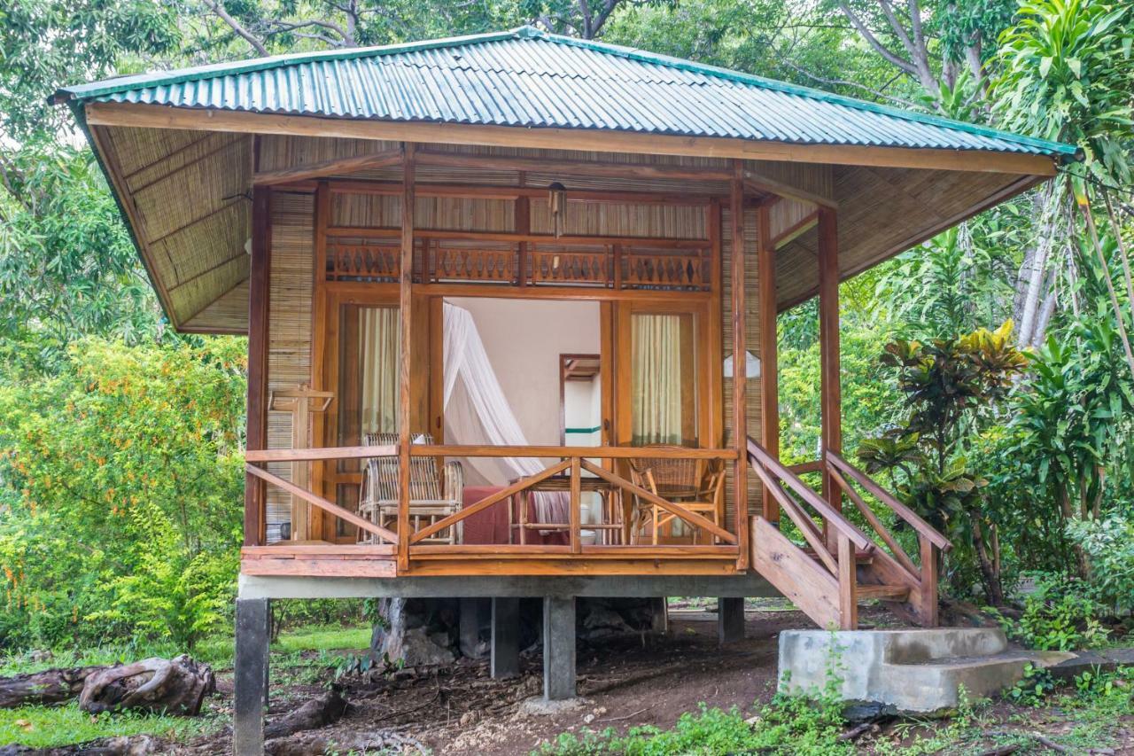 Bunaken Divers Sea Breeze Resort Экстерьер фото